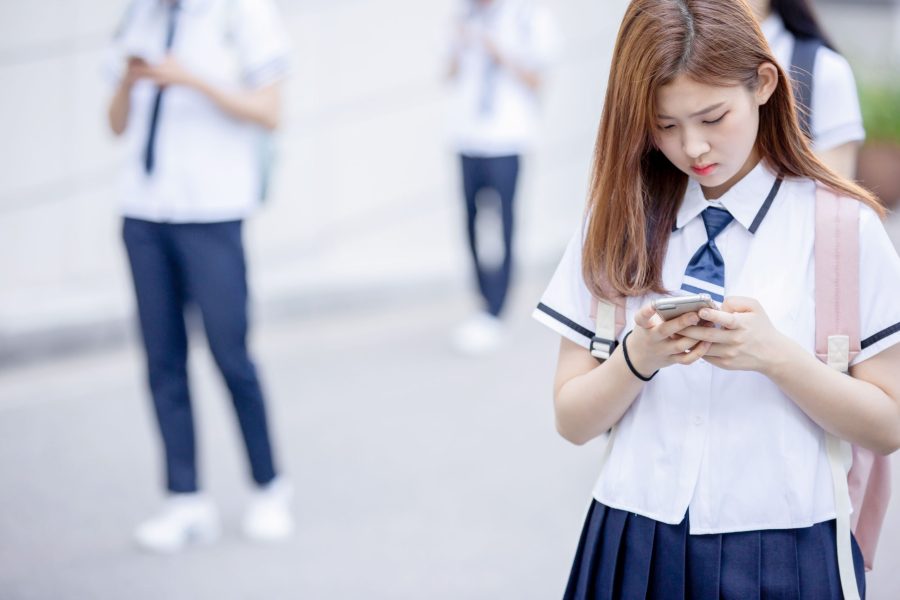 SNS가 우리 아이들에게 미치는 악영향 4가지