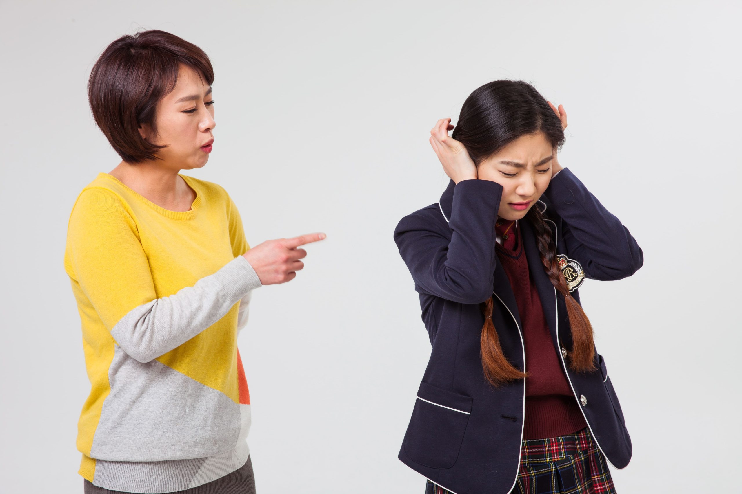 헬리콥터 부모, 통제적 부모, 권위적 부모, 자존감, 과보호